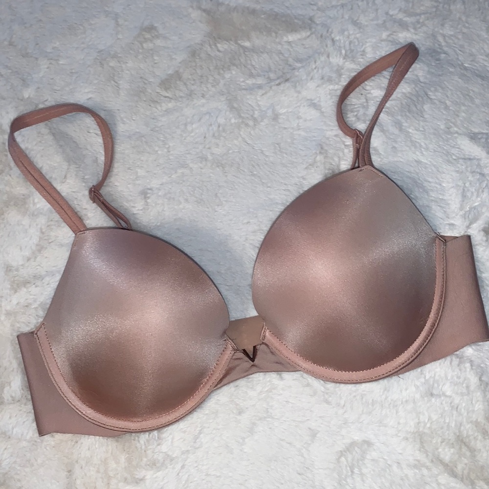 34C Victoria’s Secret Padded push-up bra - Picture 1 of 4